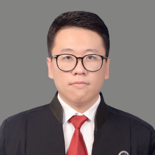章特律師